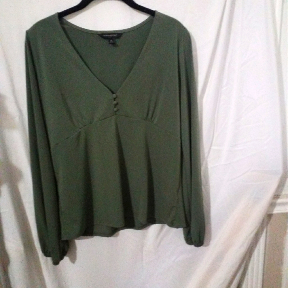 Medium Banana Republic top